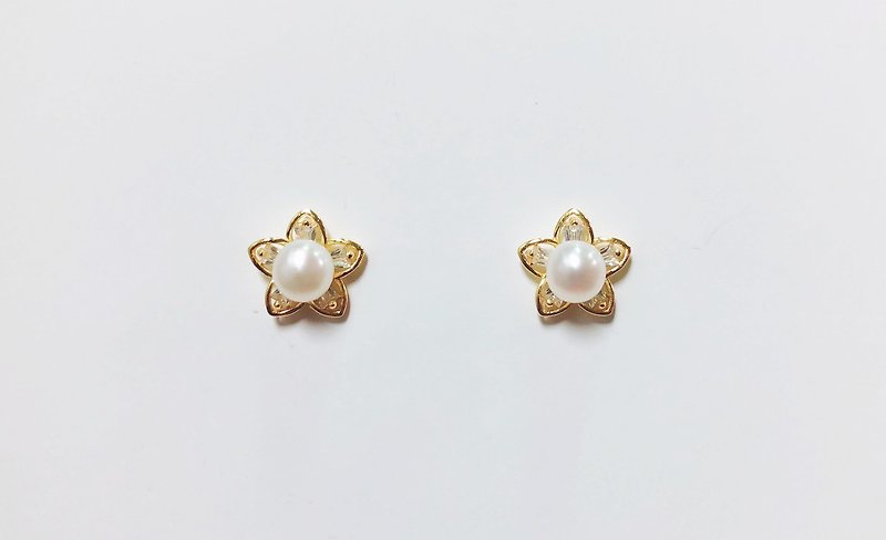 珍珠小花耳针 925纯银 手工镶嵌 - 耳环/耳夹 - 珍珠 