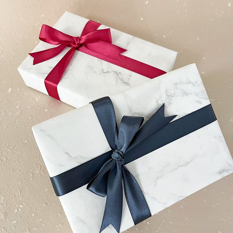 【加购升级不单独贩售】礼盒包装+代写贺卡 生日礼物 手写贺卡 - 纸盒/包装盒 - 植物．花 白色