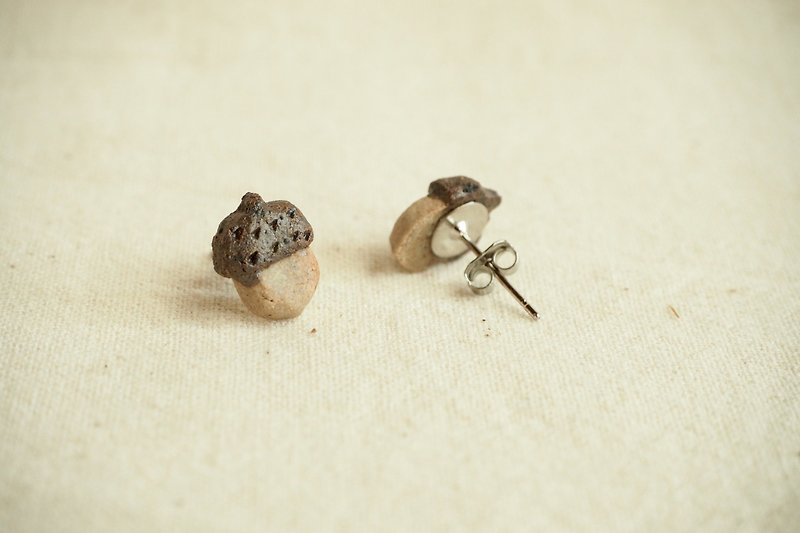 Acorn ceramics Earring - 耳环/耳夹 - 其他金属 咖啡色