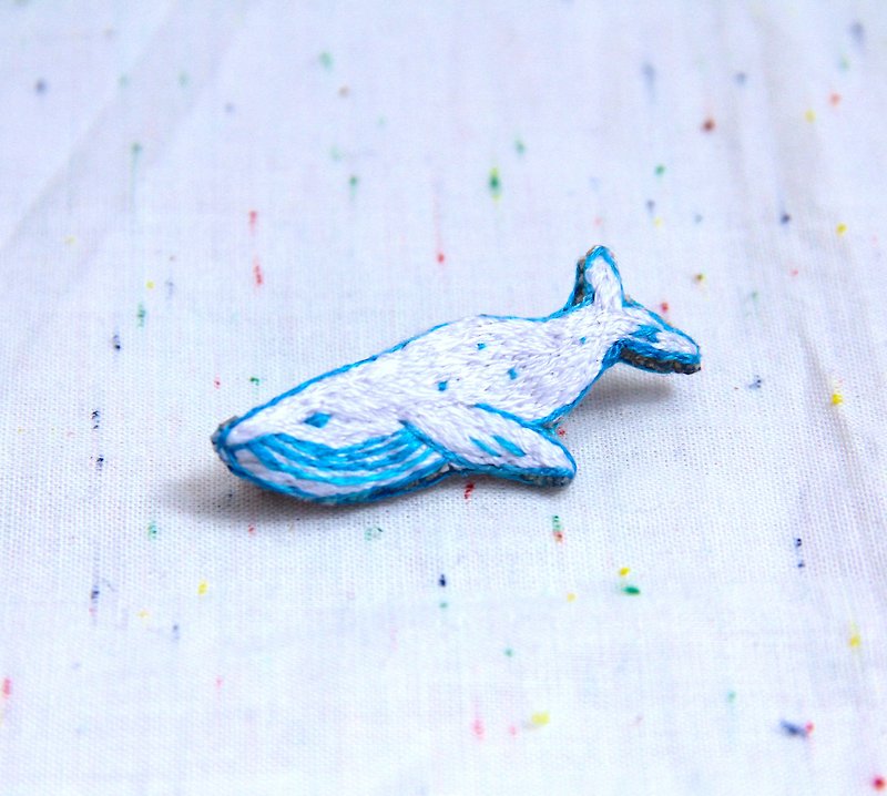 座头鲸 刺绣胸针 - 胸针 - 绣线 蓝色