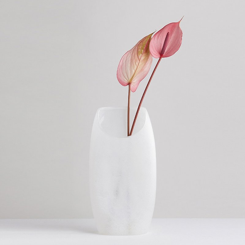 【3,co】玻璃月型口扁平花器(9号) - 白 - 花瓶/陶器 - 玻璃 白色