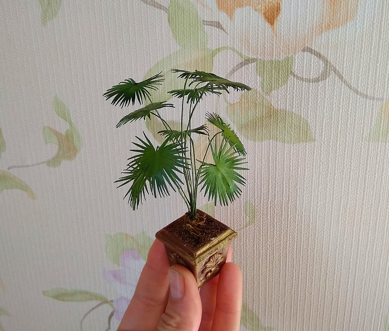 1:12 scale.Palm tree in a pot.Miniature Dollhouse.