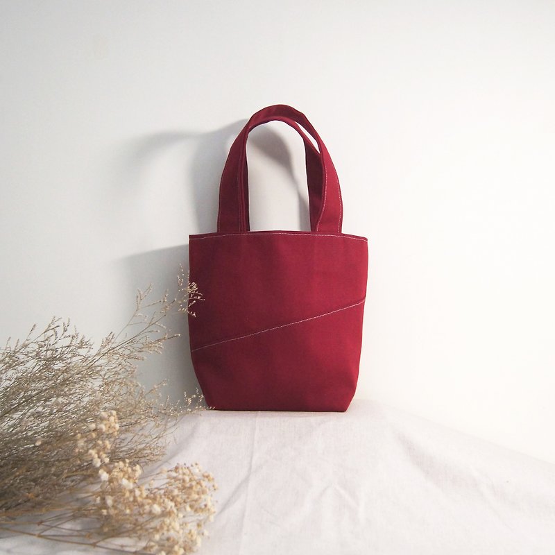 母亲节限定手作轻巧小手提餐袋-莓果红(附礼物纸袋包装) - 手提包/手提袋 - 棉．麻 红色