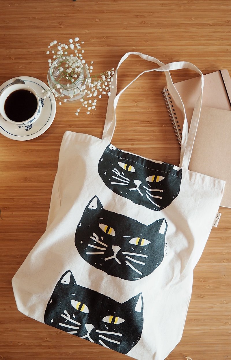 Tote bag WITH BLACK CAT. - 手提包/手提袋 - 棉．麻 黑色