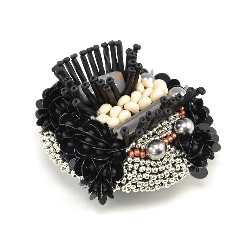 胸針 black and silver circle beads brooch brooch, statement and sparkly brooch 5 - 胸针 - 塑料 黑色