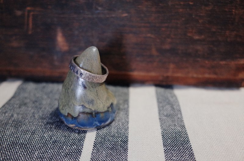 小角 Horn - small (戒指收纳) - 花瓶/陶器 - 陶 蓝色