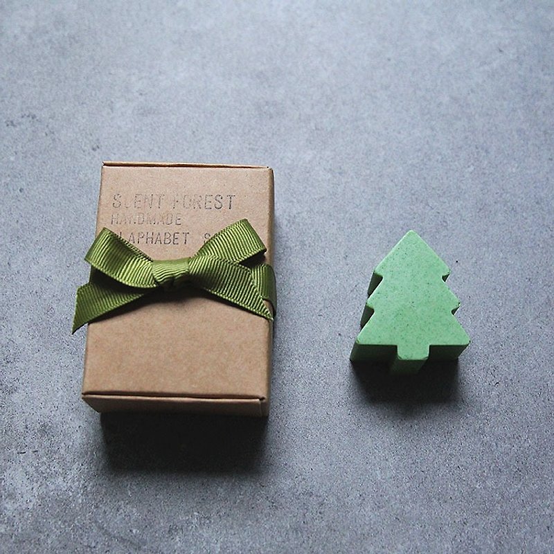【圣诞礼物】英文字母手工皂-1pc礼盒组 圣诞树款 交换礼物 - 肥皂/手工皂 - 其他材质 绿色