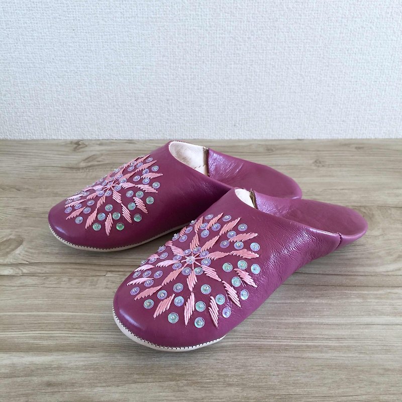 手縫い刺繍の上品バブーシュ ( slippers)　フヌン　ルビーローズ - 室内拖鞋 - 真皮 紫色