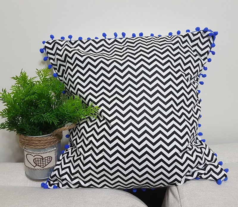 北欧风格简约黑色波浪几何图案彩蓝色毛球抱枕靠枕靠垫枕套 - 枕头/抱枕 - 棉．麻 黑色