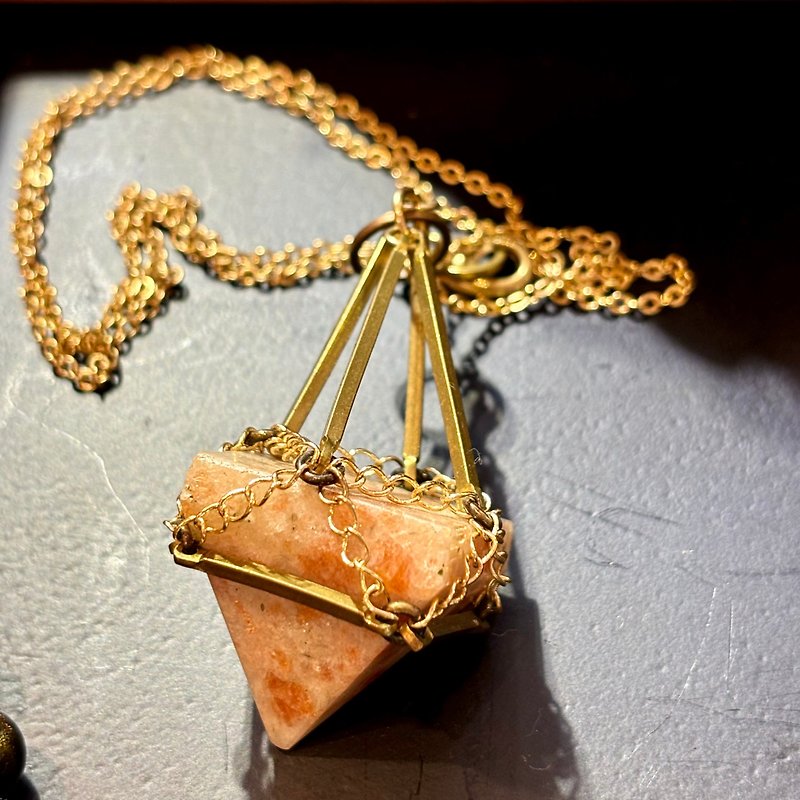太阳石 金字塔 纯铜 项链 灵摆 能量晶石 脉轮 身心灵 脐轮 - 项链 - 半宝石 橘色