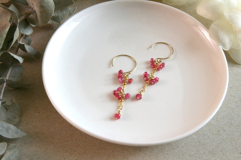 想念的季节 山樱花~ 尖晶石耳环 可改夹式 桃红 灵动优雅 - 耳环/耳夹 - 宝石 粉红色