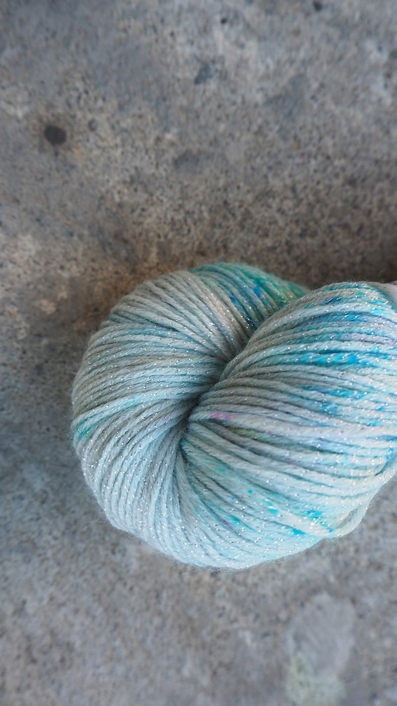 手染线。蓝色星砂(Lurex/Swm) - 编织/刺绣/羊毛毡/裁缝 - 羊毛 多色