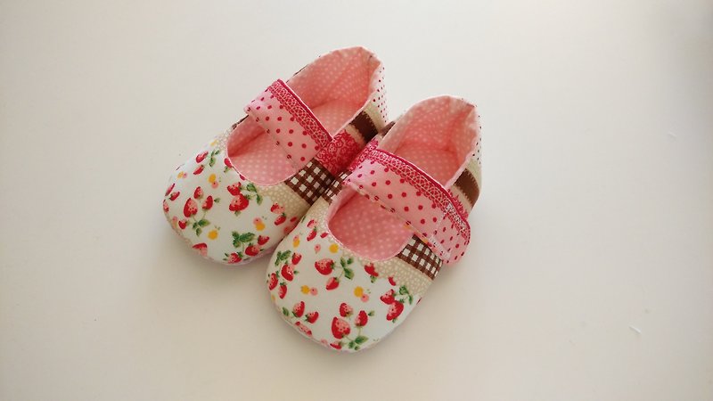 小草莓婴儿鞋 宝宝鞋 弥月礼 满月礼物 鞋长11厘米/12 - 满月礼盒 - 其他材质 粉红色
