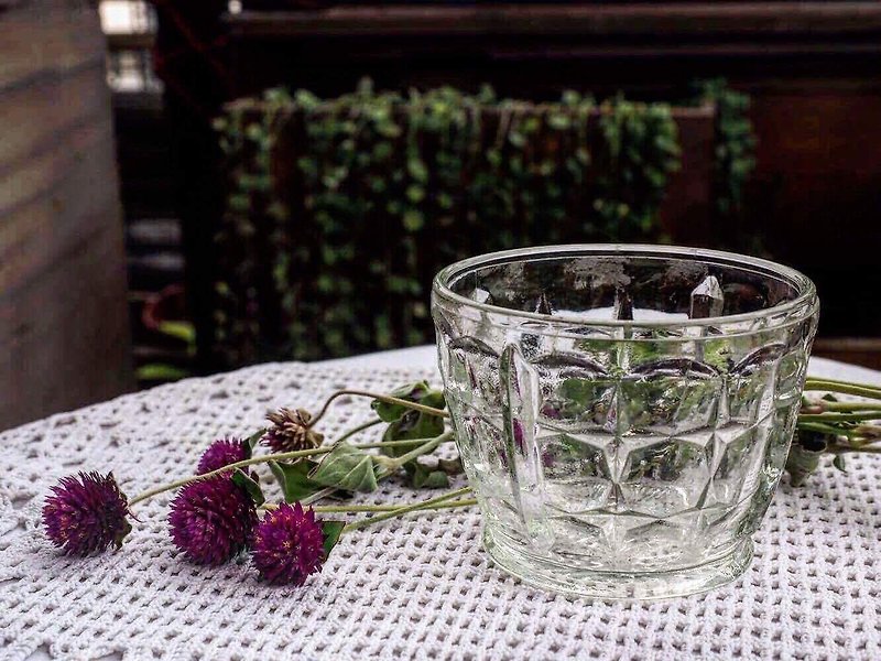 玻璃 摆饰 白色 - 古董岩状玻璃器皿/玻璃杯（JS）