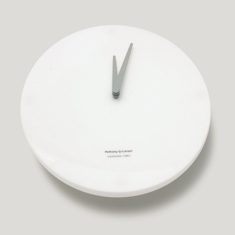 【百变时钟】净白现代感挂钟 (台湾制 机心三年保固 专利设计) - 时钟/闹钟 - 压克力 白色