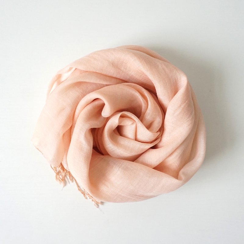 S.A x Pale Dogwood 植物染山茱萸粉素色围巾/丝巾 - 丝巾 - 丝．绢 粉红色