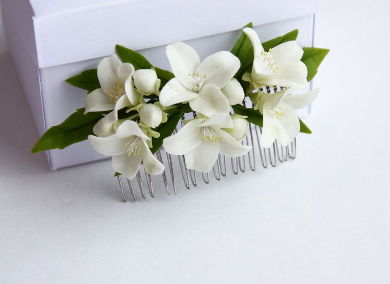 Rustic wedding hair comb White flower hair comb Bridal hair comb floral - 发饰 - 粘土 