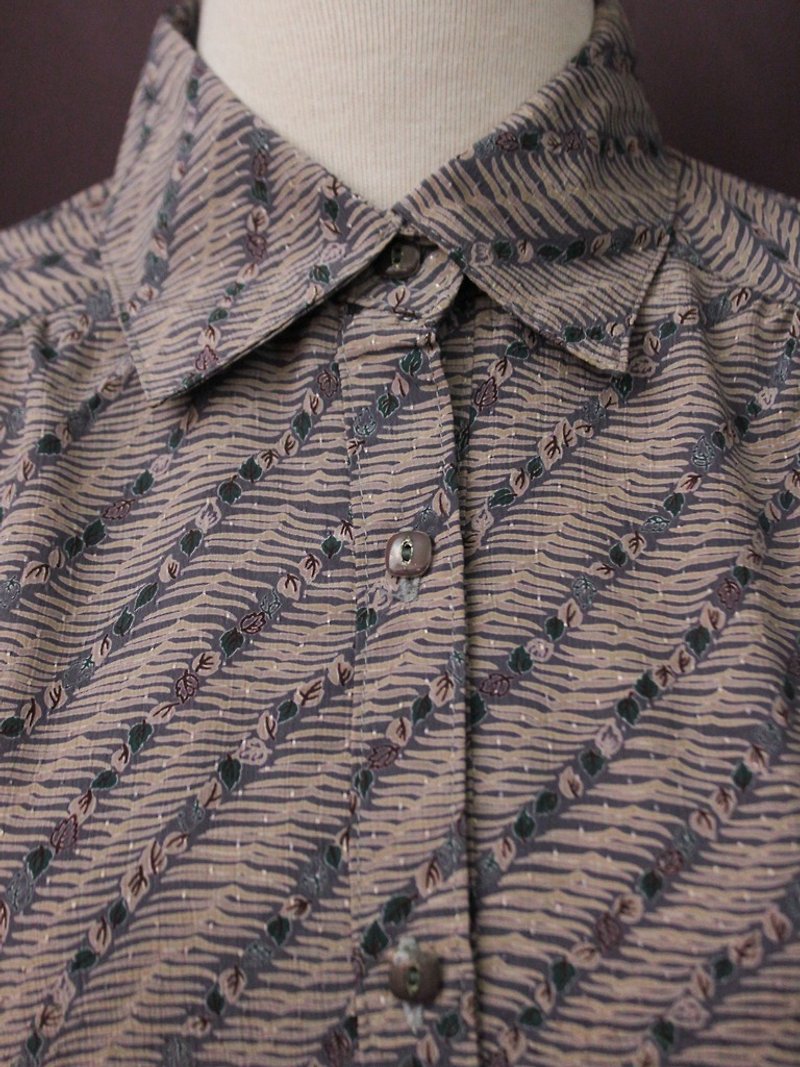 复古日本制典雅碎花斜条纹几何可可灰长袖古着衬衫Vintage Blouse - 女装衬衫 - 聚酯纤维 灰色