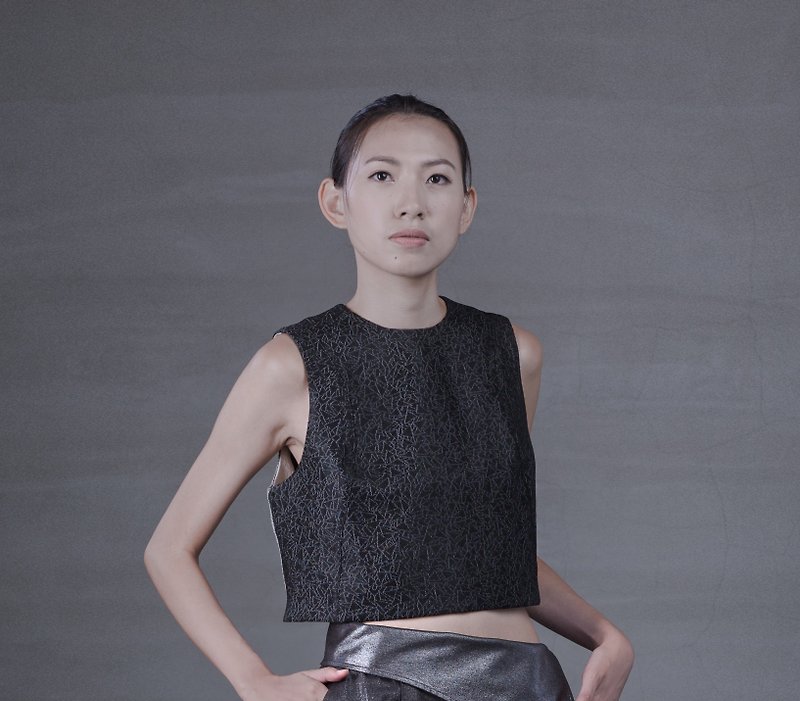 YIBO/黑白拼接短版背心 - 女装背心 - 聚酯纤维 