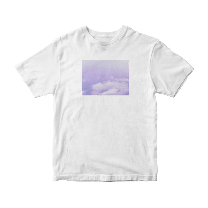 sky clouds 25 Crop T-shirt White Unisex - 男装上衣/T 恤 - 棉．麻 白色