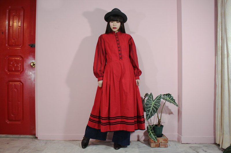 [奥地利制传统服饰](Vintage洋装)红色棉质小点点花朵洋装(Made in Austria)(婚礼/派对/圣诞礼物)