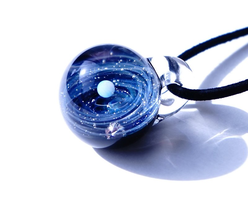 惑星 隕石の世界 ver星雲 ホワイトオパール、隕石入り ガラス ペンダント 宇宙 【送料無料】 - 项链 - 玻璃 蓝色