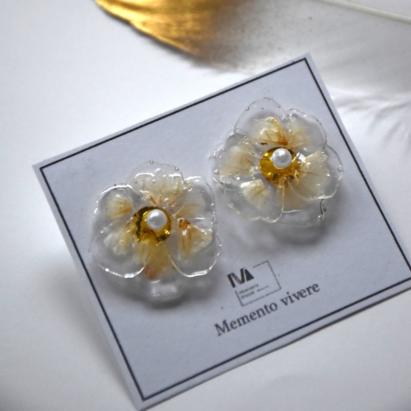 立体小白花 干燥花 珍珠耳环 纯银耳环 夹式耳环 - 耳环/耳夹 - 植物．花 白色