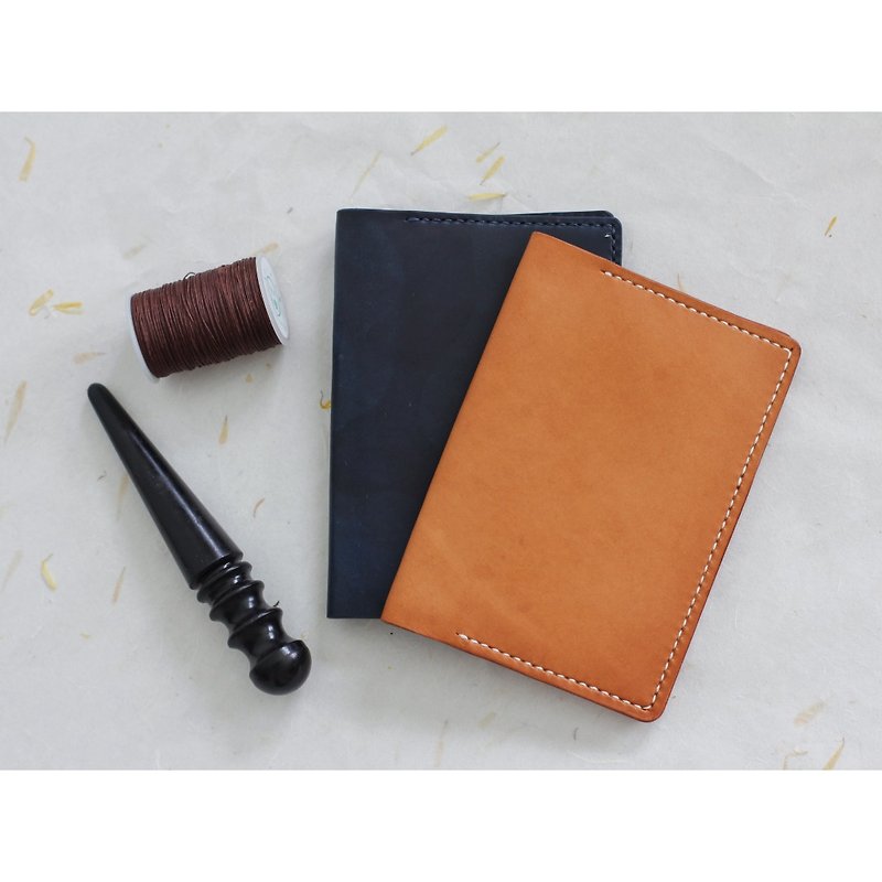 Vegetable Tanned Leather Passport Holder - Honey/ Navy Camouflage - 护照夹/护照套 - 真皮 橘色