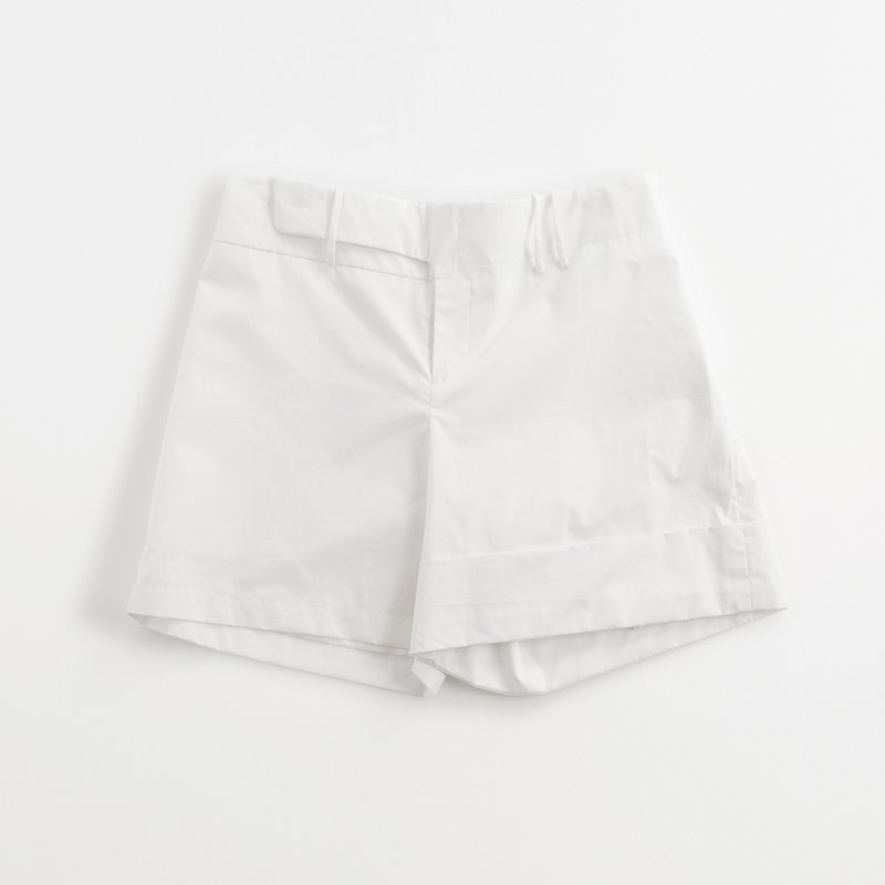 中性白色造型短裤(另有绿色与黑色) - 女装长裤 - 棉．麻 白色