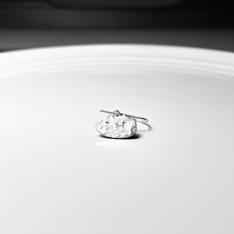 扁扁猫-纯银手工耳环 - 耳环/耳夹 - 纯银 银色