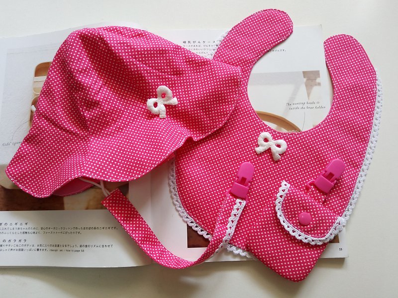 桃红水玉弥月礼盒 婴儿帽+围兜+平安符袋+奶嘴夹 - 满月礼盒 - 棉．麻 粉红色