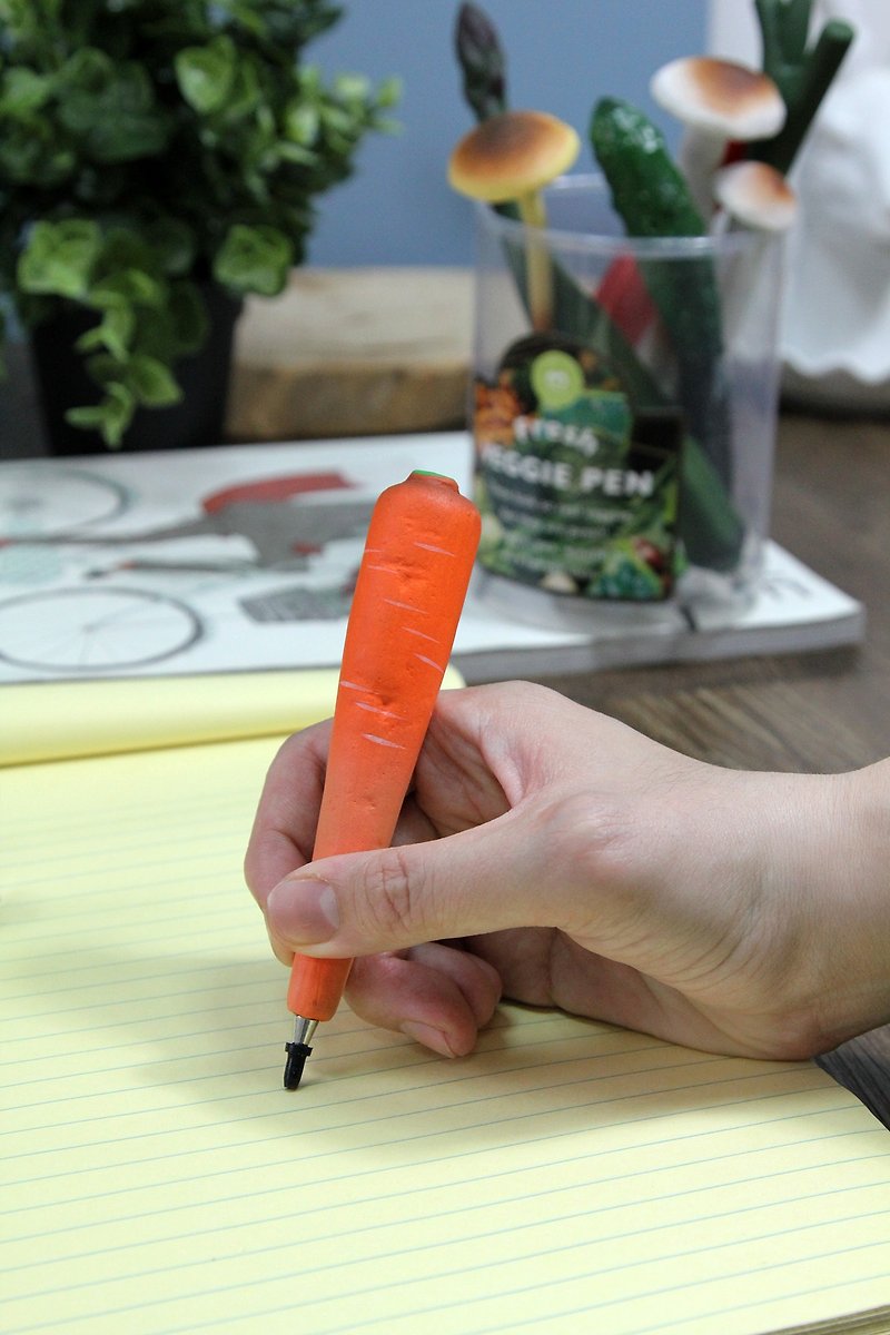 日本Magnets超有趣文具拟真蔬菜造型黑色原子笔(红萝卜)现货 - 圆珠笔/中性笔 - 塑料 红色