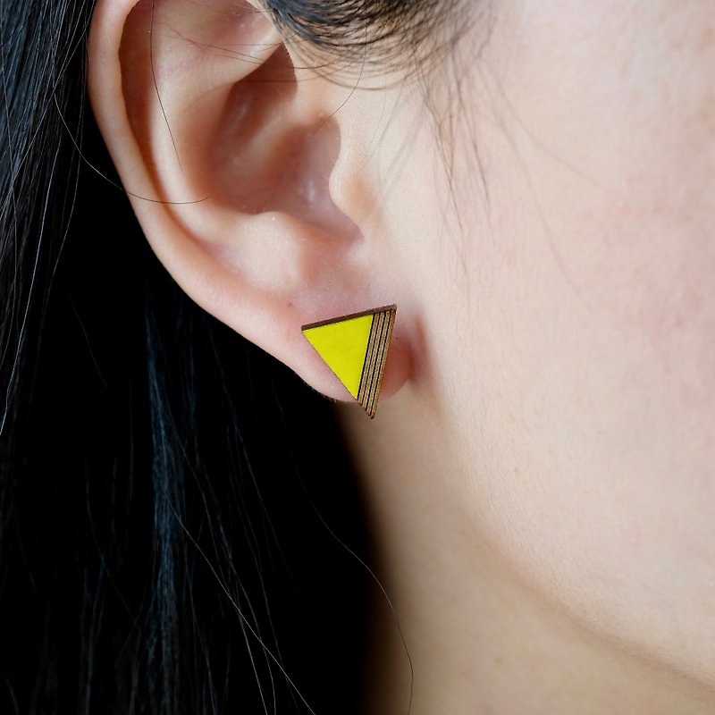 衫木耳环-V(黄) - 耳环/耳夹 - 木头 黄色