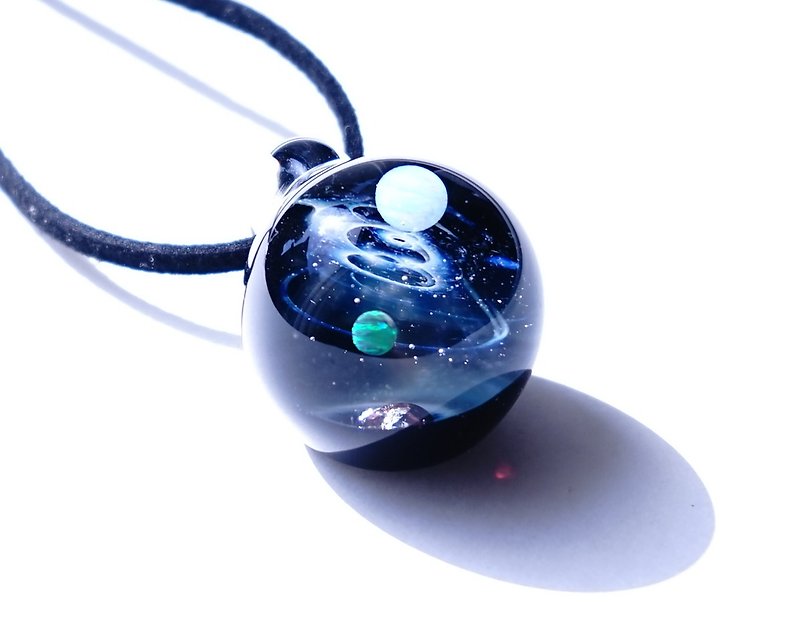 神秘的な小宇宙の世界 2種類のオパール、隕石入り ガラス ペンダント 宇宙 - 项链 - 玻璃 蓝色