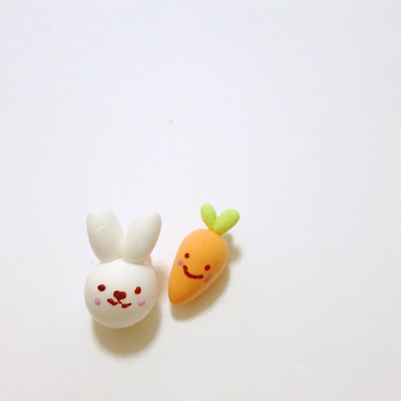 兔宝宝与红萝卜好朋友耳环组(2个一组) (可改耳夹式) ((满600随机送神秘小礼物)) - 耳环/耳夹 - 粘土 多色