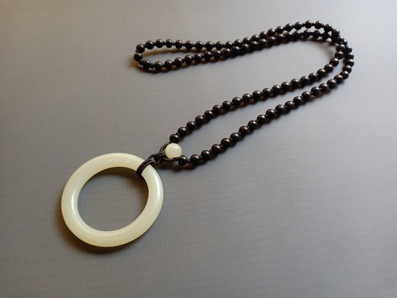 #SD-009 白玉环与木珠 手工编结项链 - 项链 - 玉石 白色
