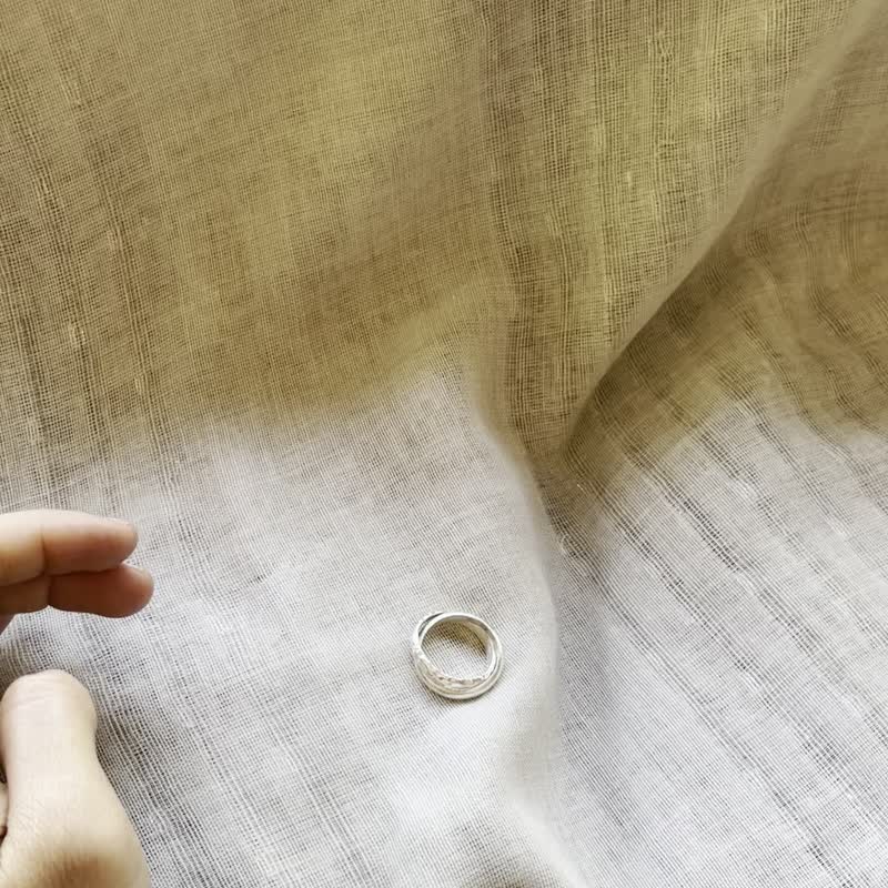 Handmade Double interlocking Rings in 95% Thai silver (R0020) - 戒指 - 银 银色