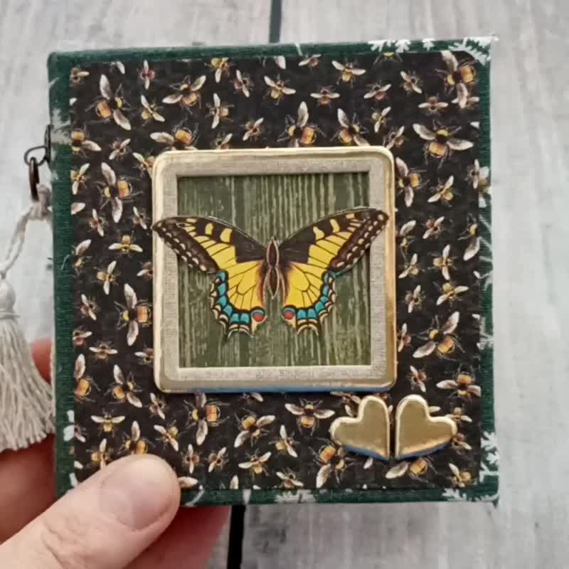 Butterfly junk journal handmade Nature dairy Botanical notebook - 笔记本/手帐 - 纸 绿色