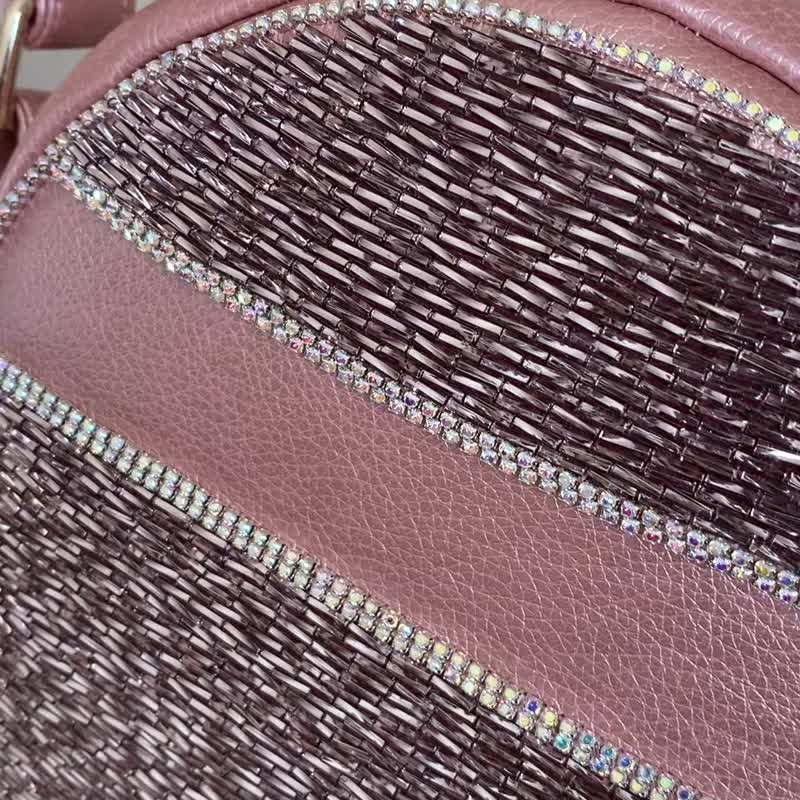 手工刺绣斜背圆包 - 手提包/手提袋 - 环保材料 粉红色