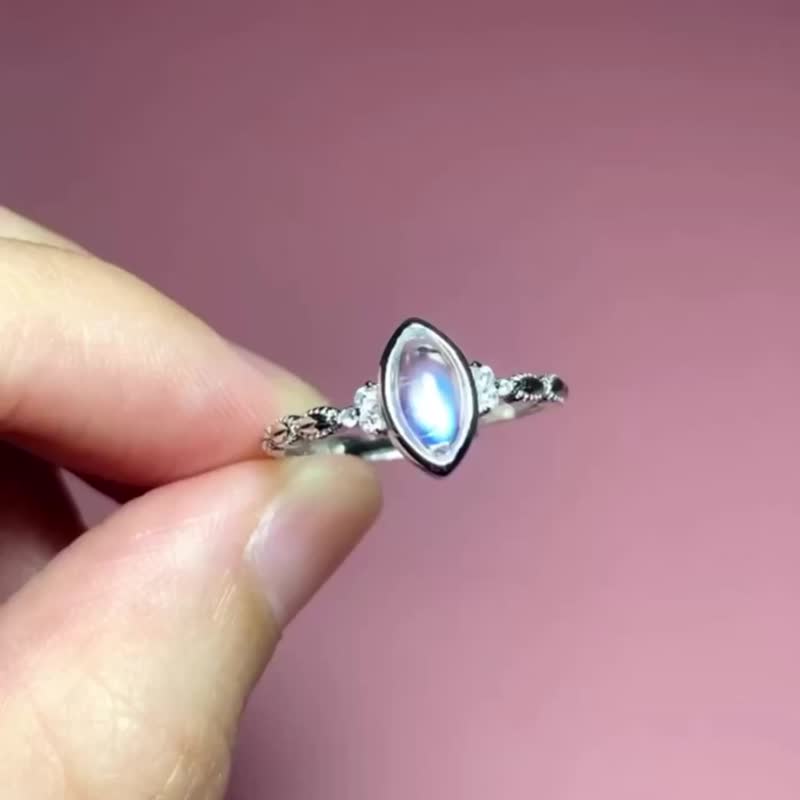 马眼玻璃体月光石 金工订制 纯银戒指 - 戒指 - 宝石 白色