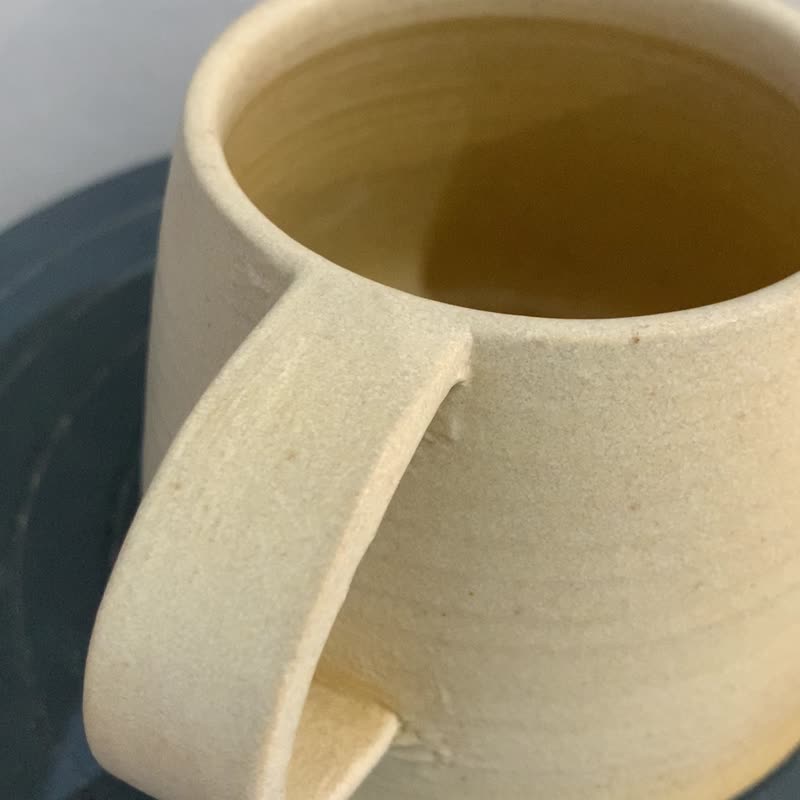 【晨白-咖啡杯】 日沐陶 | 手工制作 | 手捏陶 | 03 - 杯子 - 陶 黄色