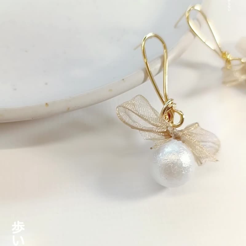 1KM 名媛的特质•薄纱蝴蝶结珍珠耳环 - 耳环/耳夹 - 其他人造纤维 