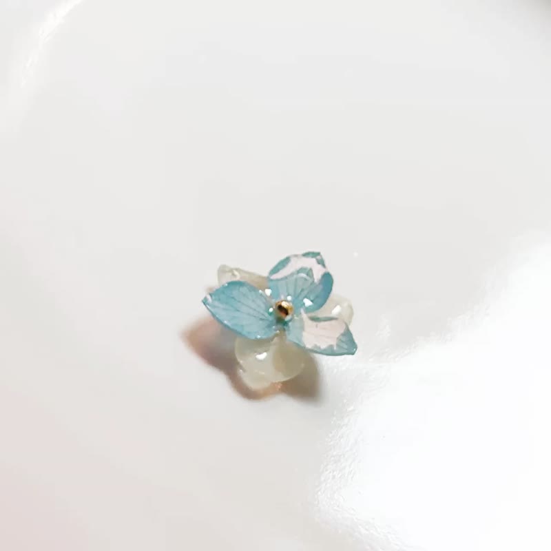 蓝白绣球花真花干燥花耳环/耳夹/耳针 - 耳环/耳夹 - 植物．花 蓝色