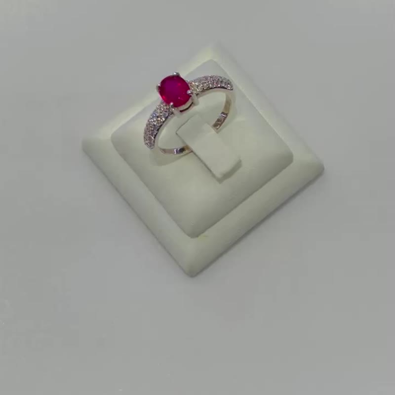 Silver Ring with Oval Ruby - 戒指 - 其他金属 红色
