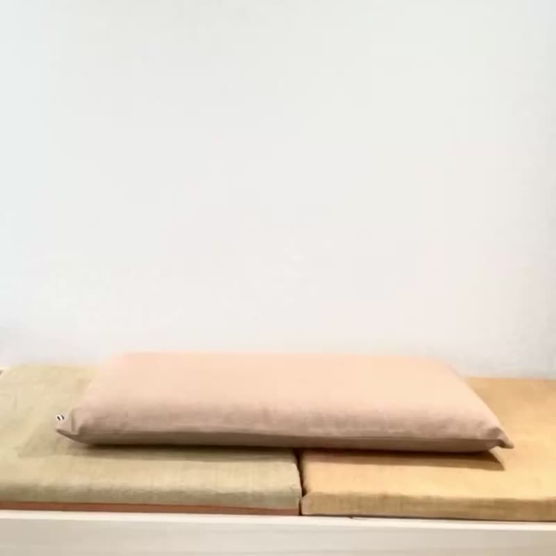 ヒノキの草木染 R 24x45cmサイズ 長方形 麻厚手 座布団 - 枕头/抱枕 - 棉．麻 卡其色